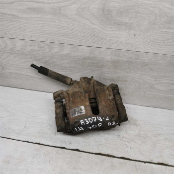 Суппорт передний правый Peugeot 307