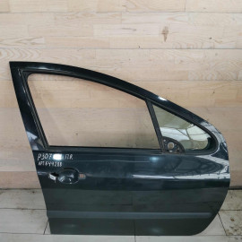 Дверь передняя правая Peugeot 307