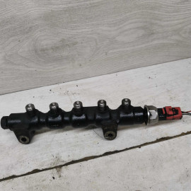 Рампа форсуночная Peugeot 307