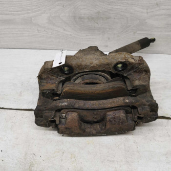 Суппорт передний правый Peugeot 307