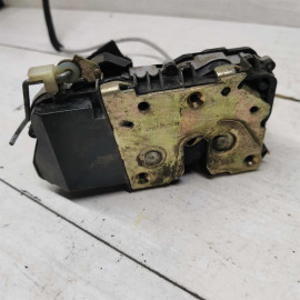 Замок двери передний правый Peugeot 307