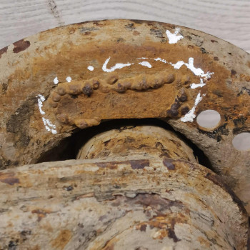 Кулак передний поворотный правый Audi 100 C4, Audi A6 C4