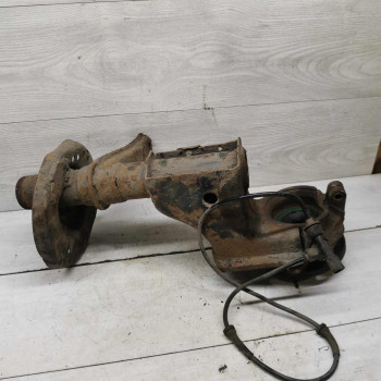 Кулак передний поворотный левый Audi 100 C4, Audi A6 C4