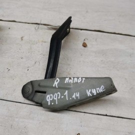 Петля капота правая Ford Focus I