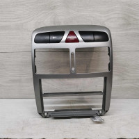 Рамка магнитолы Peugeot 307 