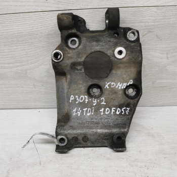 Кронштейн крепления компрессора кондиционера Peugeot 307 