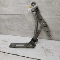 Петля крышки багажника правая седан Opel Vectra C Петля крышки багажника правая седан Opel Vectra C