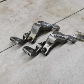 Петля двери передняя левая Ford Focus I дорестайлинг