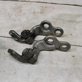 Петля двери передняя правая Ford Focus I дорестайлинг