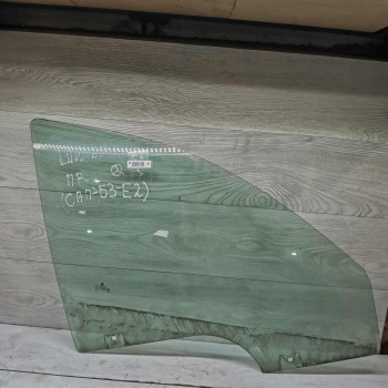 Стекло двери переднее правое skoda octavia a5