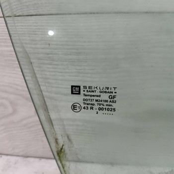 Стекло двери переднее правое Opel Vectra C