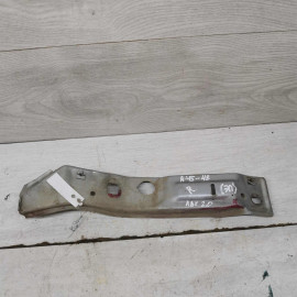 Кронштейн правый передней панели телевизора Audi 100 C4, Audi A6 C4 Кронштейн правый передней панели телевизора Audi 100 C4, Audi A6 C4