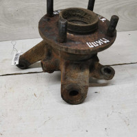 Кулак передний поворотный правый Nissan almera n16