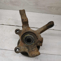 Кулак передний поворотный правый Nissan almera n16