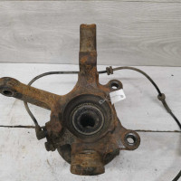 Кулак передний поворотный левый Nissan almera n16