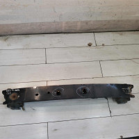 Усилитель переднего бампера ford Focus 1