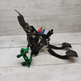 Педальный узел Ford Focus I