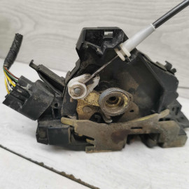 Замок двери правый купе Ford Focus I