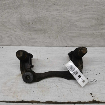 Скоба заднего суппорта Nissan almera n16