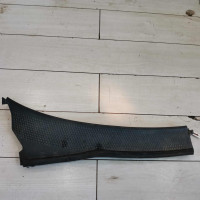 Декоративная накладка жабо дождевик водоотводящий щиток правый ford Focus 1 Декоративная накладка жабо дождевик водоотводящий щиток правый ford Focus 1