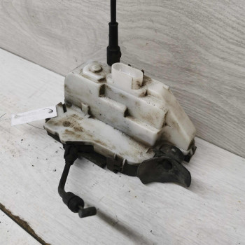 Стекло двери переднее левое Renault Mégane 2