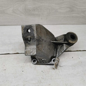 Кронштейн МКПП правый Audi 100 C4, Audi A6 C4 