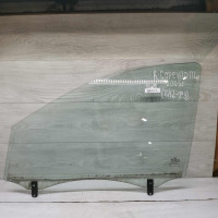 Стекло двери переднее левое Kia sorento