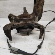 Кулак передний поворотный левый Ford Focus I