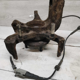 Кулак передний поворотный левый Ford Focus I