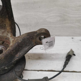 Кулак передний поворотный правый Ford Focus I