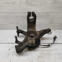 Кулак передний поворотный правый Ford Focus I