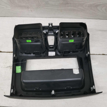 Рамка магнитолы Renault Logan II