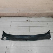 Декоративная накладка жабо дождевик водоотводящий щиток Renault Logan II