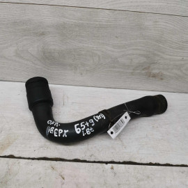 Патрубок водяного охлаждения Volkswagen Passat B5 GP 