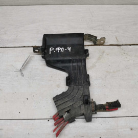 Блок предохранителей на АКБ Renault Fluence I