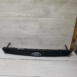 Решетка радиатора Ford Focus I