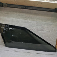 Стекло глухое заднее левое форточка audi 100 c3