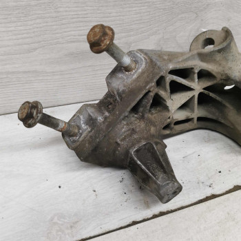 Кронштейн двигателя Volkswagen Golf IV, Volkswagen Bora, Skoda Octavia I