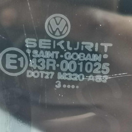 Стекло двери заднее правое Volkswagen vento