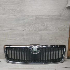 Решётка радиатора Skoda Octavia a5 дорестайлинг