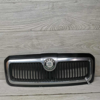 Решётка радиатора Skoda Octavia I (A4) рестайлинг дефекты