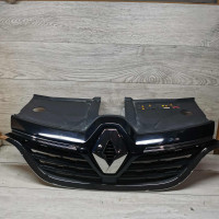 Решётка радиатора Renault Arkana I
