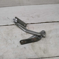 Петля капота правая Ford Focus I