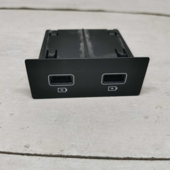 Блок USB Renault Arkana I