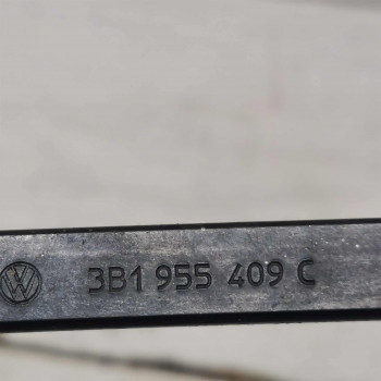Поводок стеклоочистителя левый Volkswagen Passat B5 GP