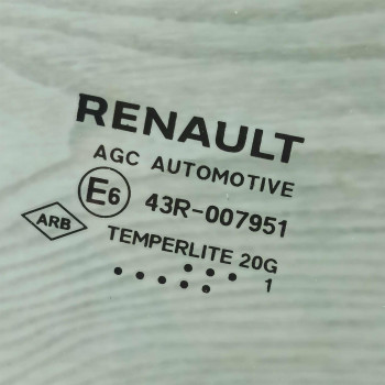 Стекло двери переднее правое Renault Arkana I