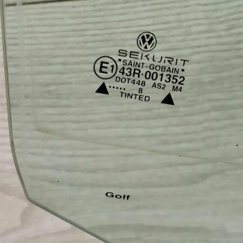 Стекло двери заднее правое Volkswagen golf 4 Стекло двери заднее правое Volkswagen golf 4