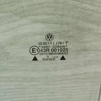 Стекло двери заднее левое Volkswagen golf 3 Стекло двери заднее левое Volkswagen golf 3