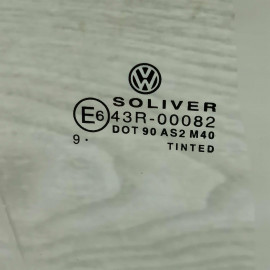 Стекло двери переднее правое Volkswagen Passat B5