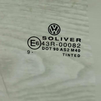 Стекло двери переднее правое Volkswagen Passat B5
